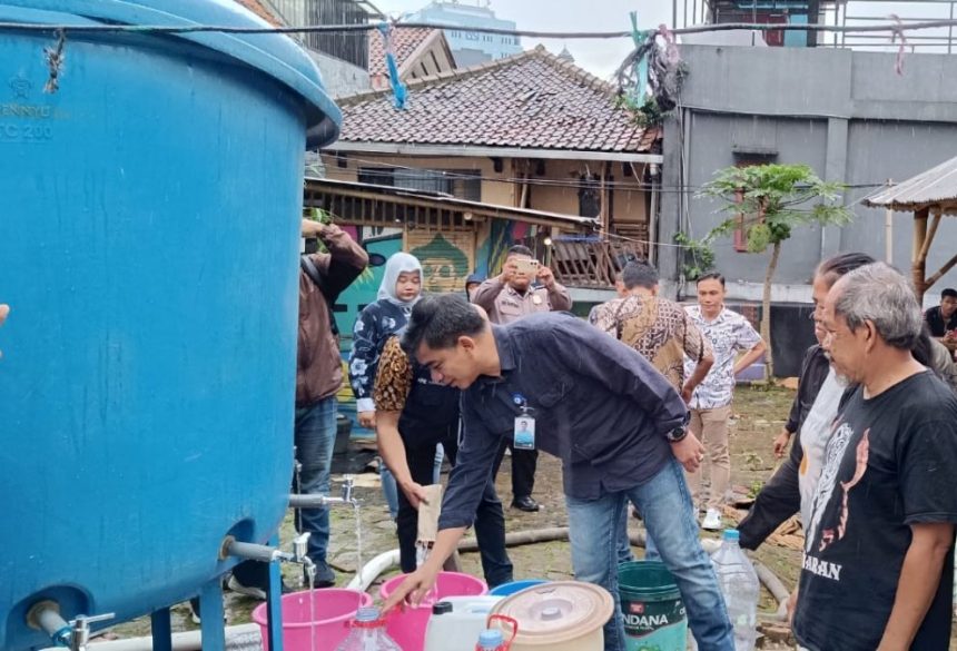 Perumda Tirtawening Kota Bandung Tak Batasi Warga Braga untuk Mengambil Air